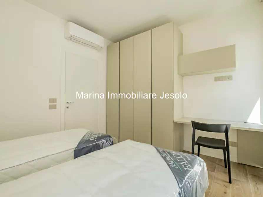 Immagine 13 di Appartamento in vendita  in via Bafile a Jesolo