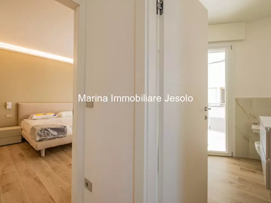 Immagine 16 di Appartamento in vendita  in via Bafile a Jesolo