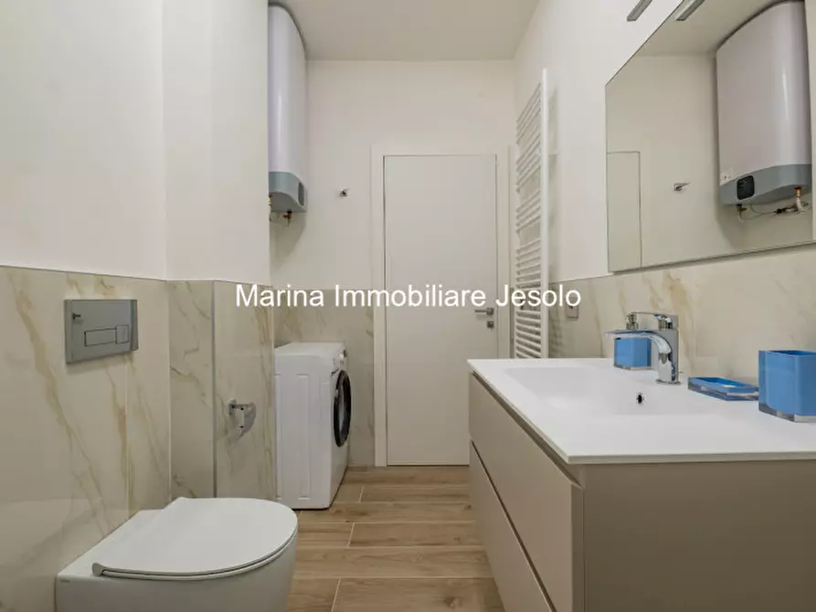 Immagine 20 di Appartamento in vendita  in via Bafile a Jesolo
