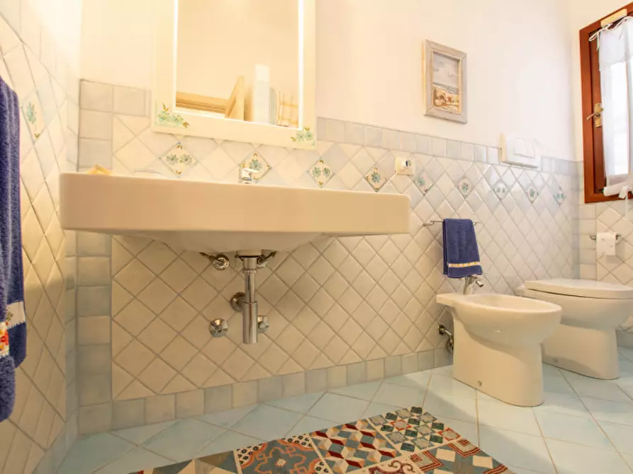 Immagine 21 di Villa in vendita  a Arzachena