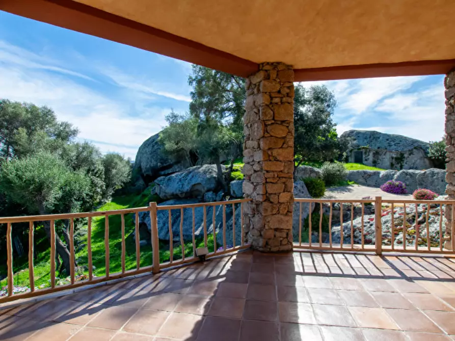 Immagine 35 di Villa in vendita  a Arzachena