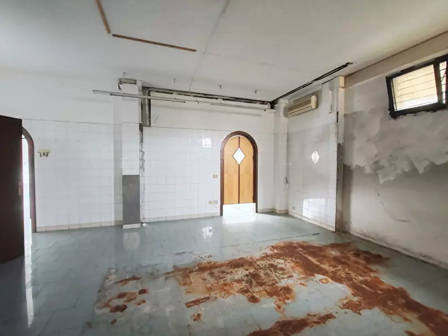 Immagine 5 di Negozio in affitto  a Selvazzano Dentro