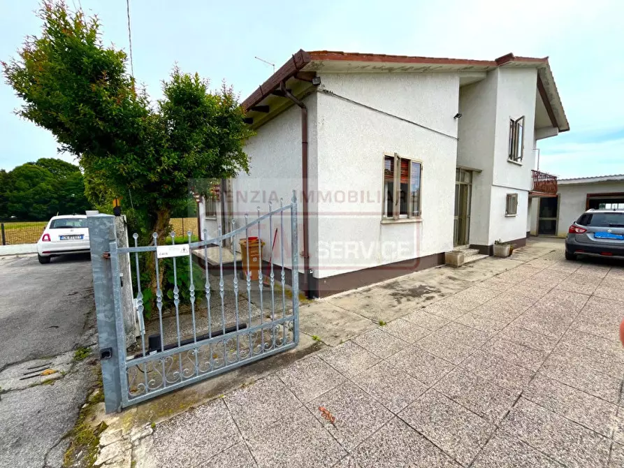 Immagine 1 di Casa indipendente in vendita  in Via Schiavonia a Casale Sul Sile