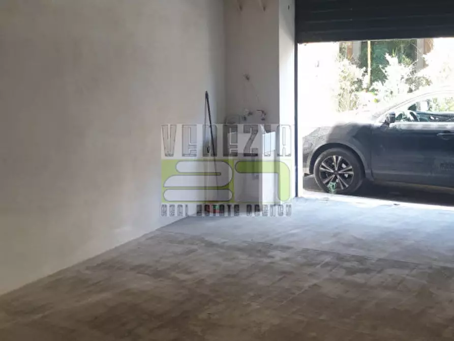 Immagine 3 di Garage in vendita  in vi Palestro a Avola