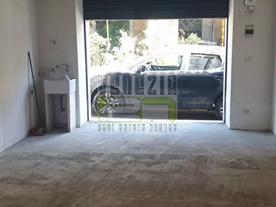 Immagine 4 di Garage in vendita  in vi Palestro a Avola