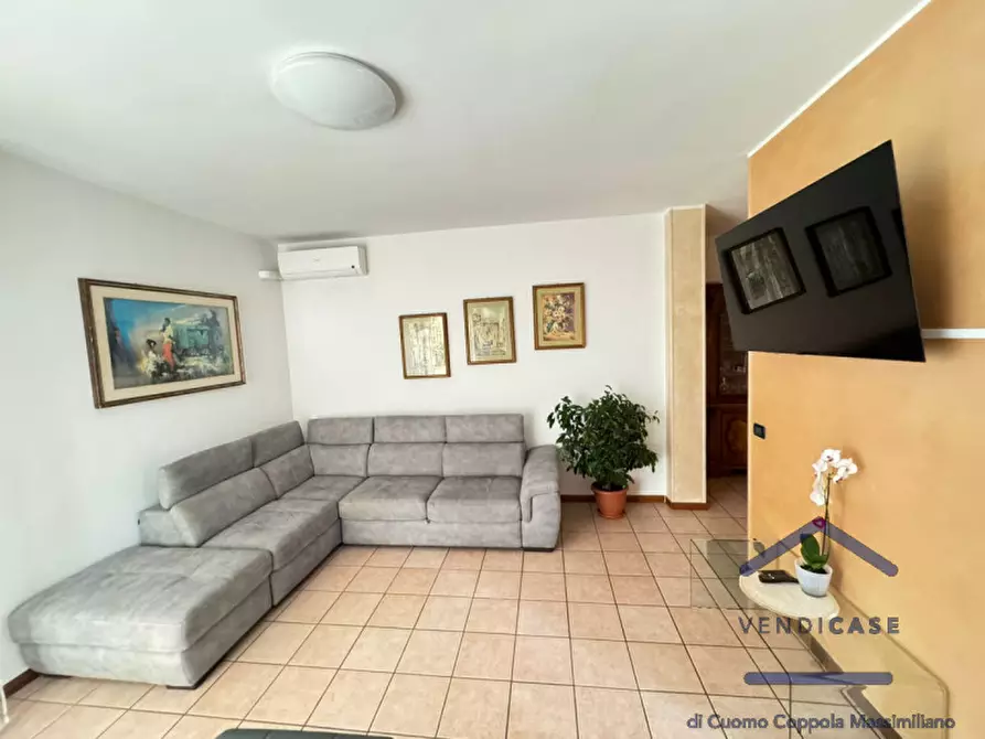 Immagine 2 di Appartamento in vendita  in VIA MARCHERSI, 11 a Desenzano Del Garda