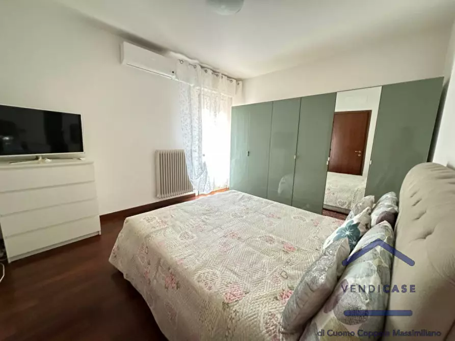 Immagine 13 di Appartamento in vendita  in VIA MARCHERSI, 11 a Desenzano Del Garda