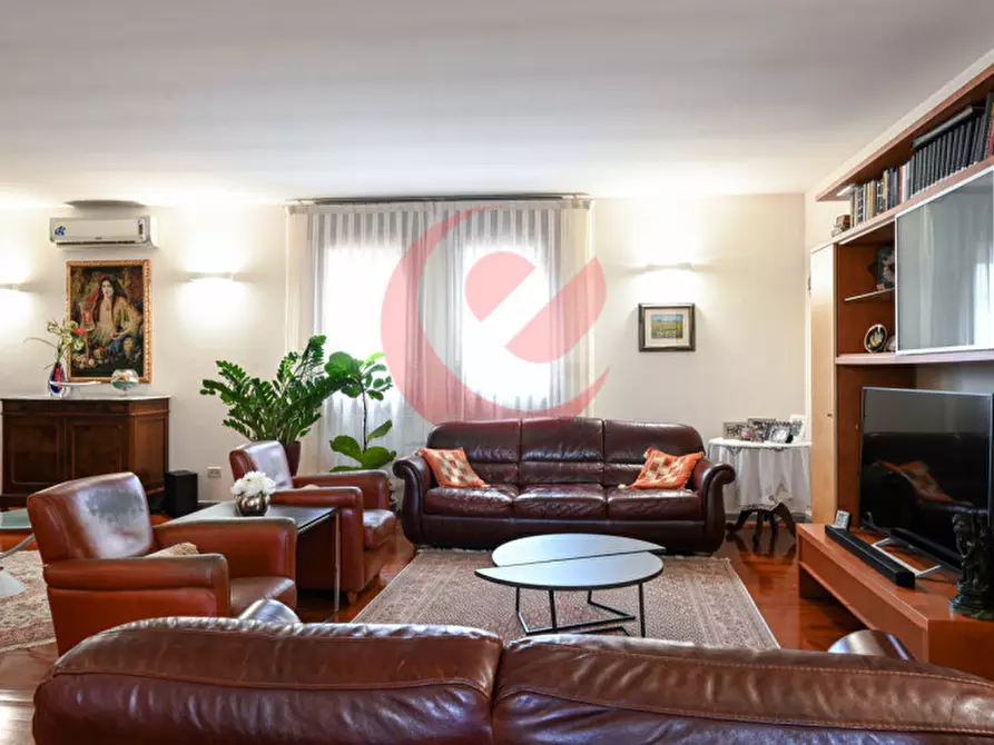 Immagine 5 di Appartamento in vendita  in Zona Mercato Nuovo a Vicenza