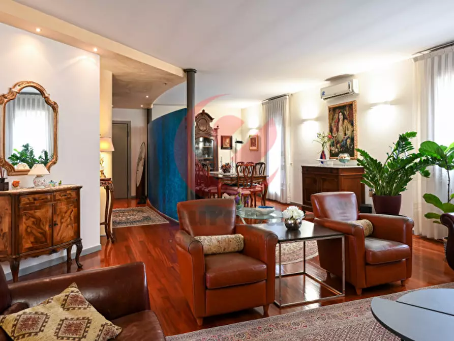 Immagine 6 di Appartamento in vendita  in Zona Mercato Nuovo a Vicenza