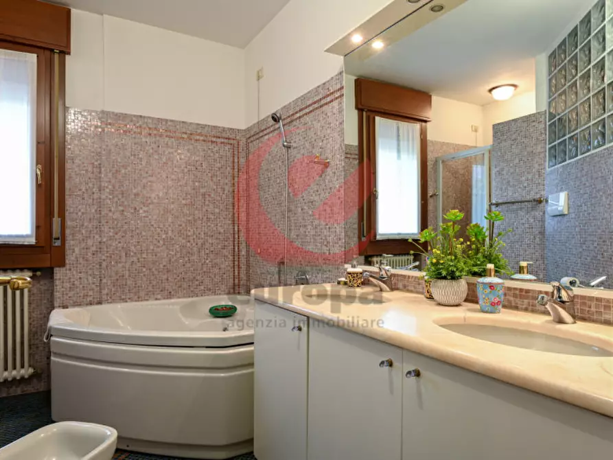 Immagine 14 di Appartamento in vendita  in Zona Mercato Nuovo a Vicenza