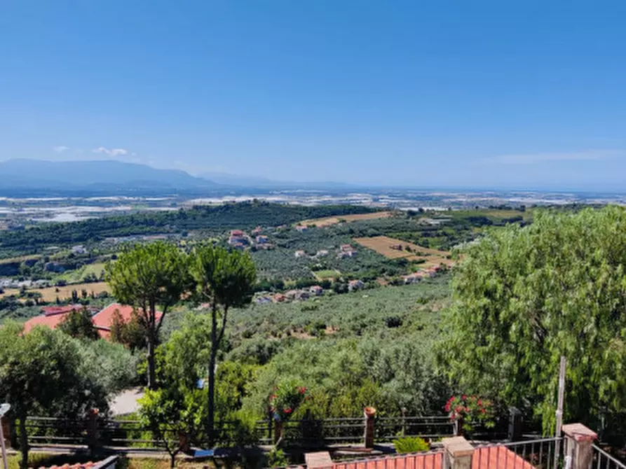 Immagine 14 di Villa in vendita  in VIA LAMA POZZO a Eboli