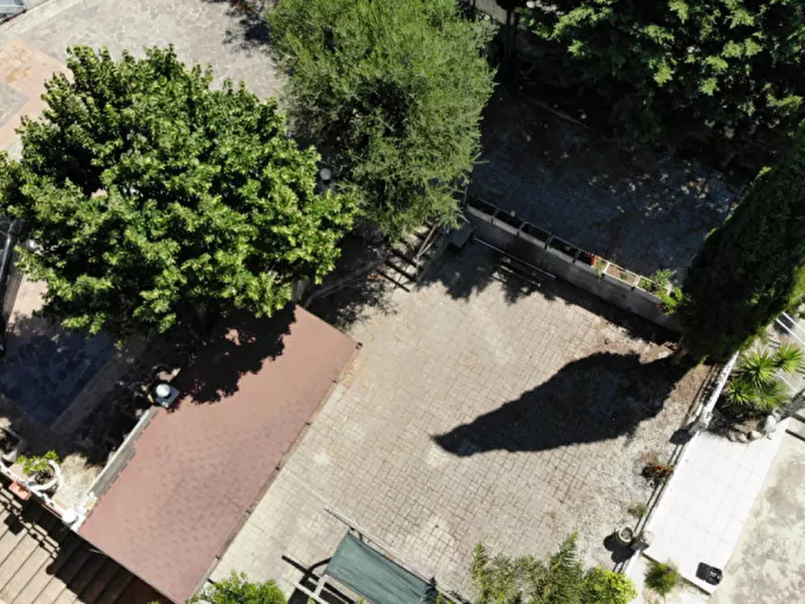 Immagine 21 di Villa in vendita  in VIA LAMA POZZO a Eboli