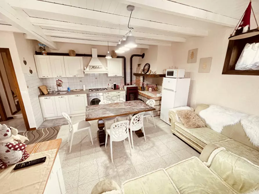 Immagine 2 di Appartamento in vendita  in Via Villaggio dei fiori a Roana