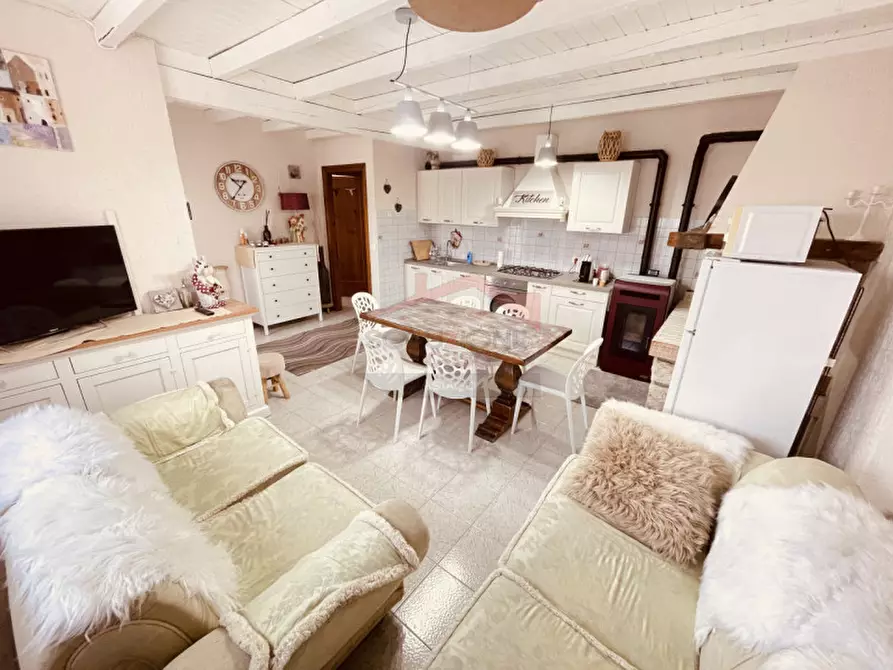 Immagine 3 di Appartamento in vendita  in Via Villaggio dei fiori a Roana