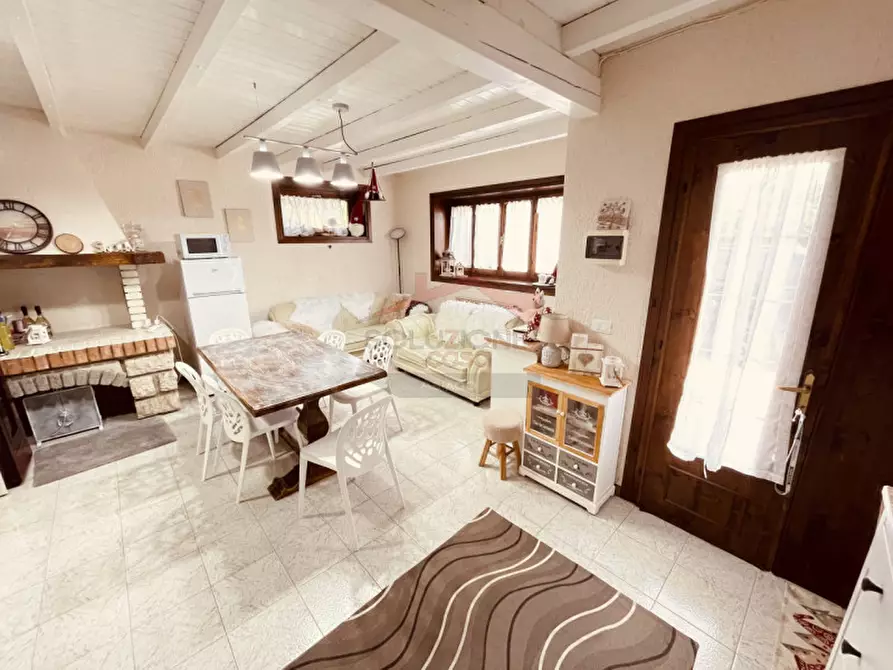 Immagine 4 di Appartamento in vendita  in Via Villaggio dei fiori a Roana