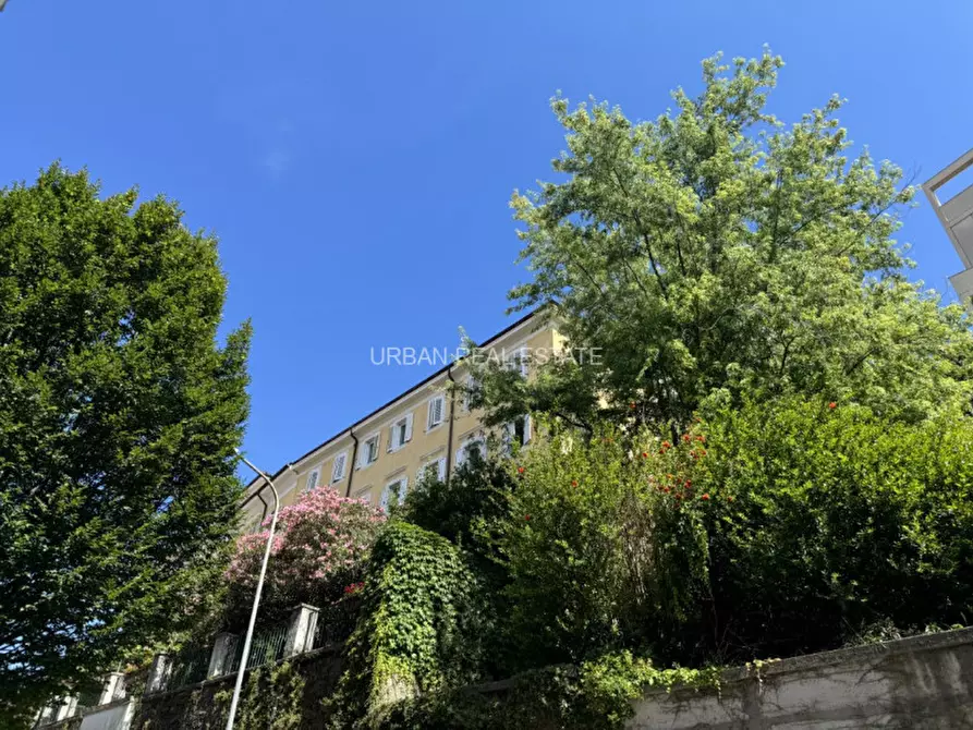 Immagine 1 di Appartamento in vendita  in via Crispi 81 a Trieste