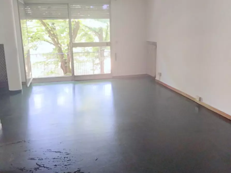 Immagine 1 di Appartamento in vendita  in VIA DUCA DEGLI ABRUZZI a Padova