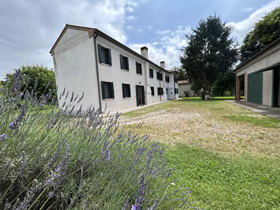 Immagine 1 di Casa indipendente in vendita  in VIA GORZONE DESTRO a Sant'urbano