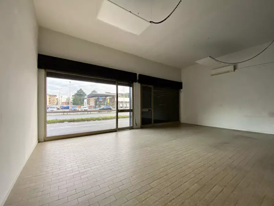 Immagine 7 di Negozio in vendita  in Via Brigata Granatieri di Sardegna, 46 a Vicenza