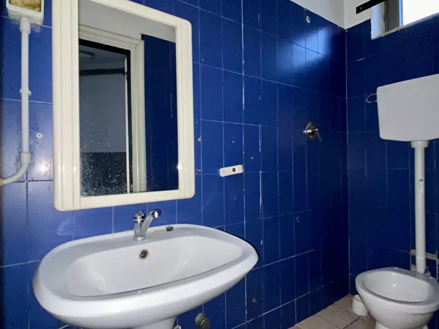 Immagine 12 di Negozio in vendita  in Via Brigata Granatieri di Sardegna, 46 a Vicenza