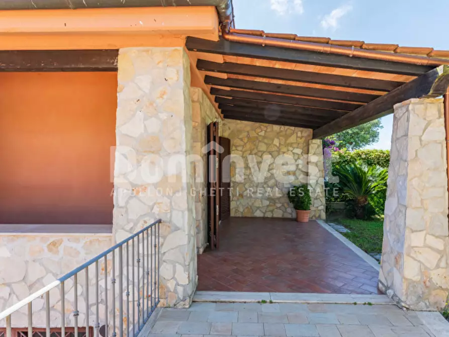 Immagine 48 di Villa in vendita  in Via del Fontanile di Mezzaluna a Fiumicino