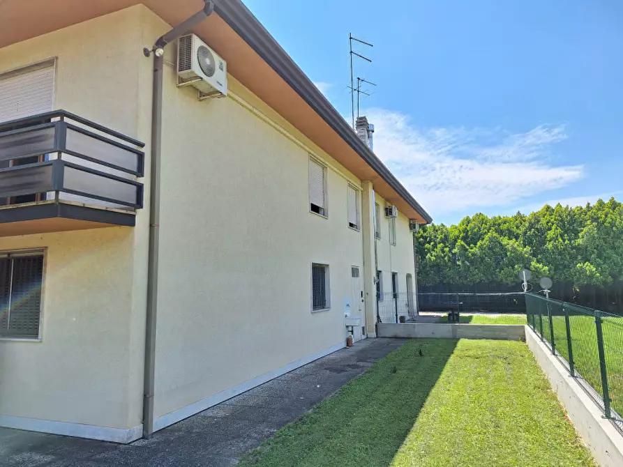 Immagine 5 di Casa bifamiliare in vendita  in via sant' elena a Venezia