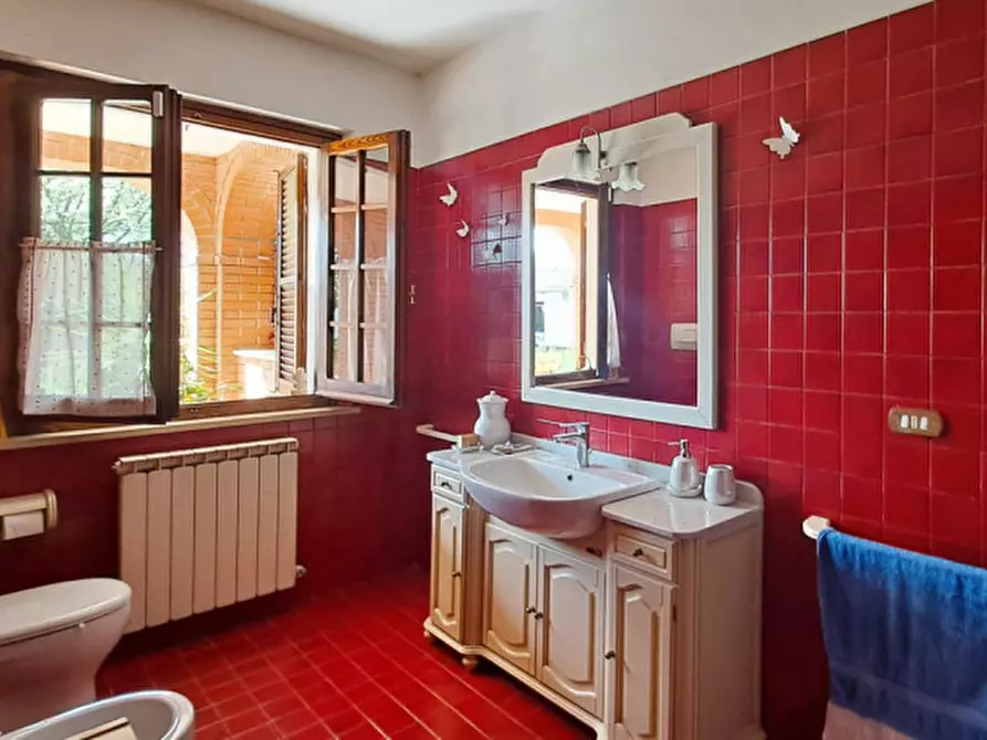 Immagine 7 di Villetta a schiera in vendita  a Castiglione Del Lago