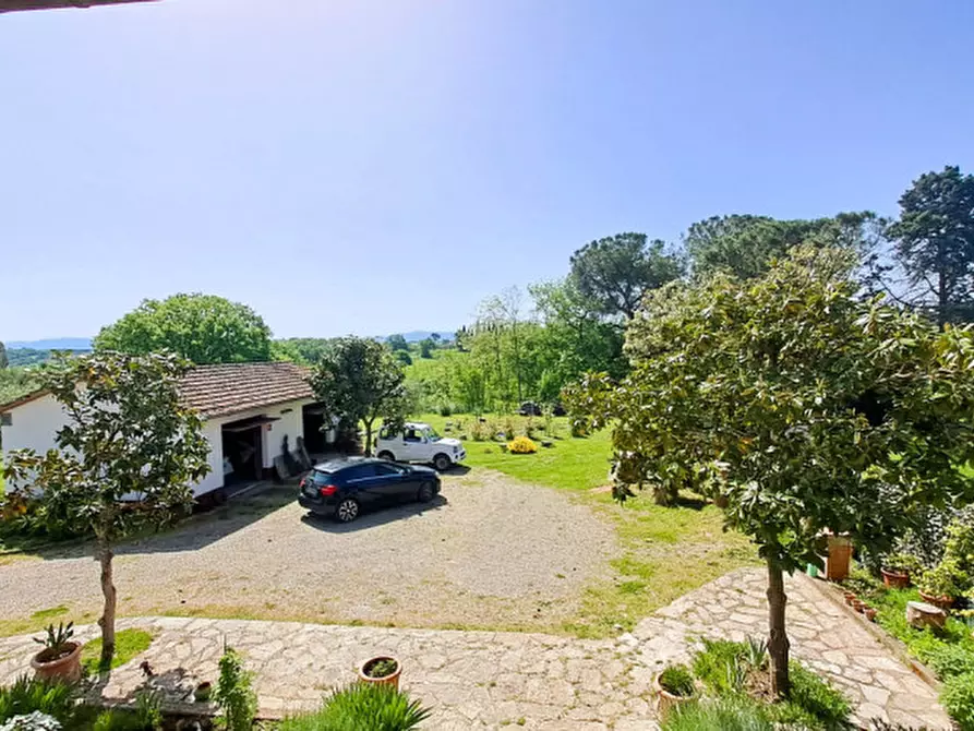 Immagine 11 di Villetta a schiera in vendita  a Castiglione Del Lago