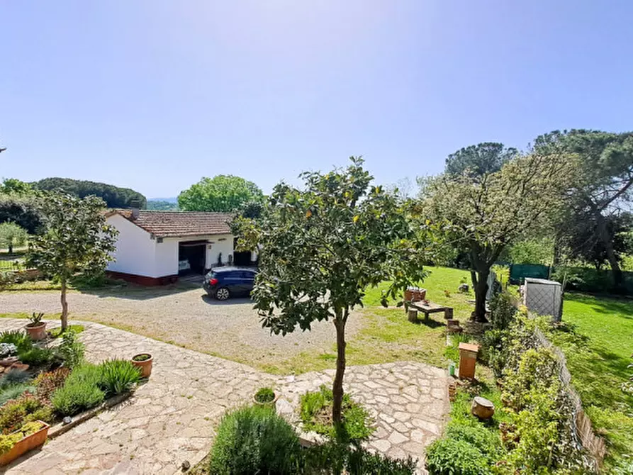 Immagine 15 di Villetta a schiera in vendita  a Castiglione Del Lago