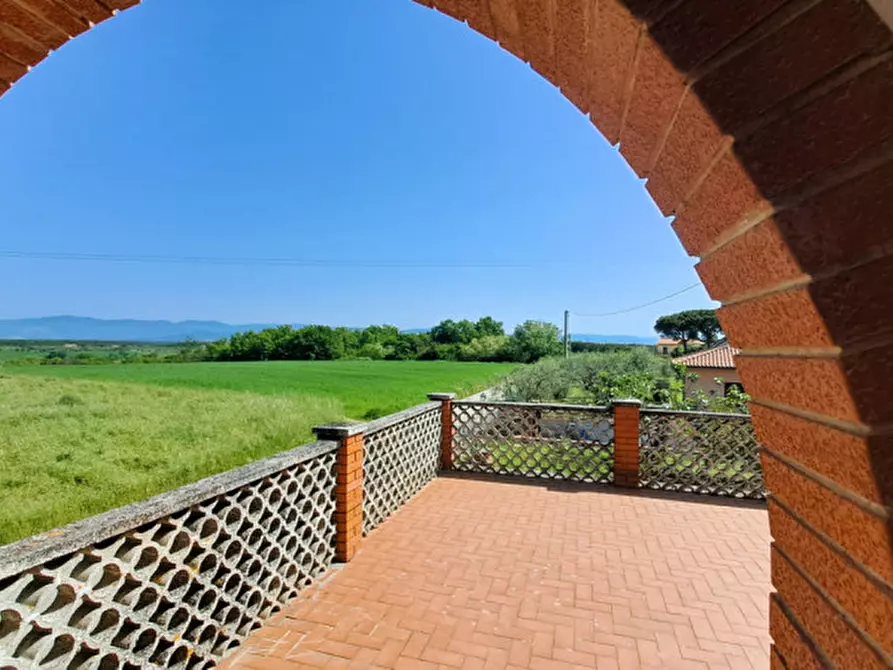 Immagine 19 di Villetta a schiera in vendita  a Castiglione Del Lago