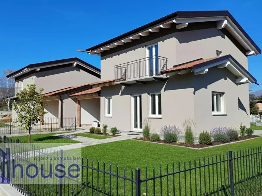 Immagine 1 di Villa in vendita  a Candelo