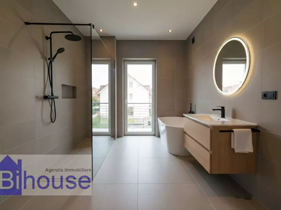 Immagine 10 di Villa in vendita  a Candelo