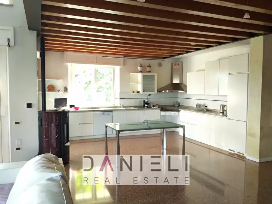 Immagine 4 di Villa in vendita  in Via Montegrappa a Montebello Vicentino