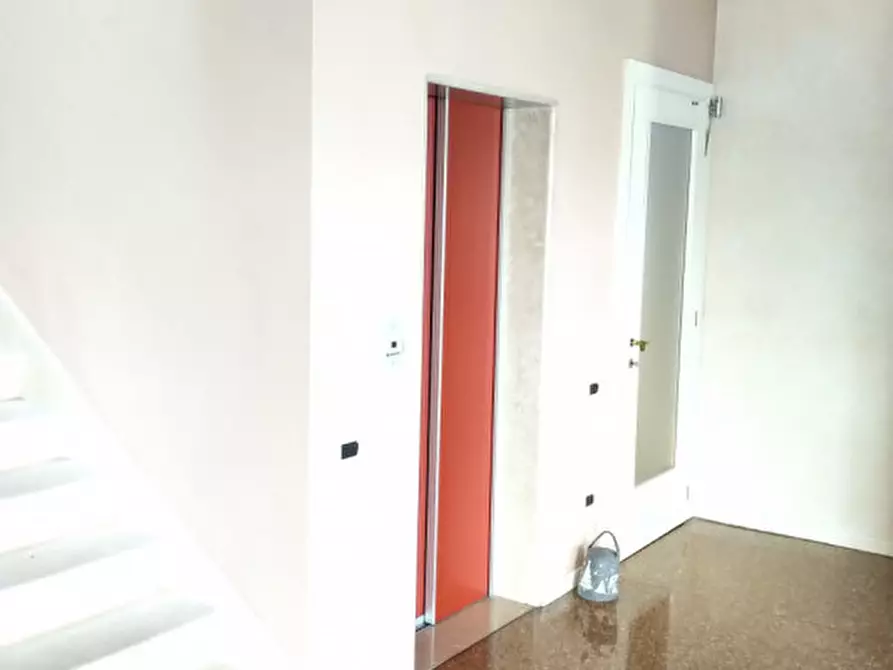 Immagine 6 di Villa in vendita  in Via Montegrappa a Montebello Vicentino