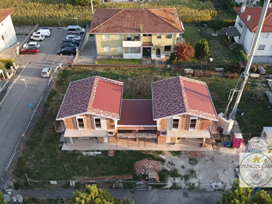Immagine 14 di Casa bifamiliare in vendita  in Via Giosuè Carducci a Megliadino San Vitale