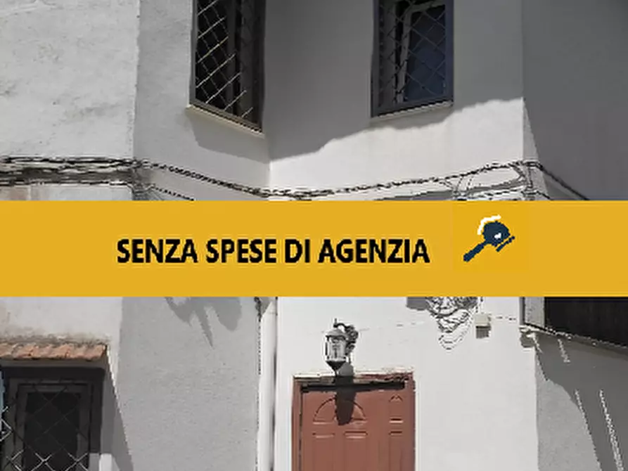 Immagine 1 di Casa indipendente in vendita  in Via Montenuovo Licola Patria 136 a Pozzuoli