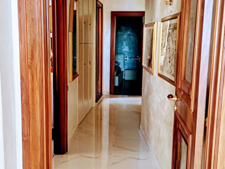 Immagine 4 di Appartamento in vendita  in Via Roma a Salerno