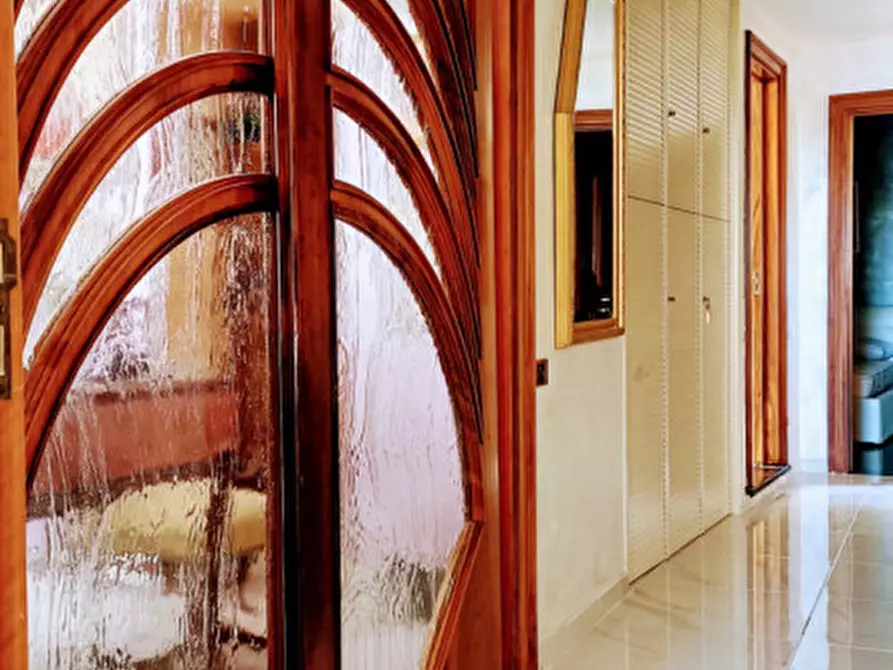 Immagine 5 di Appartamento in vendita  in Via Roma a Salerno