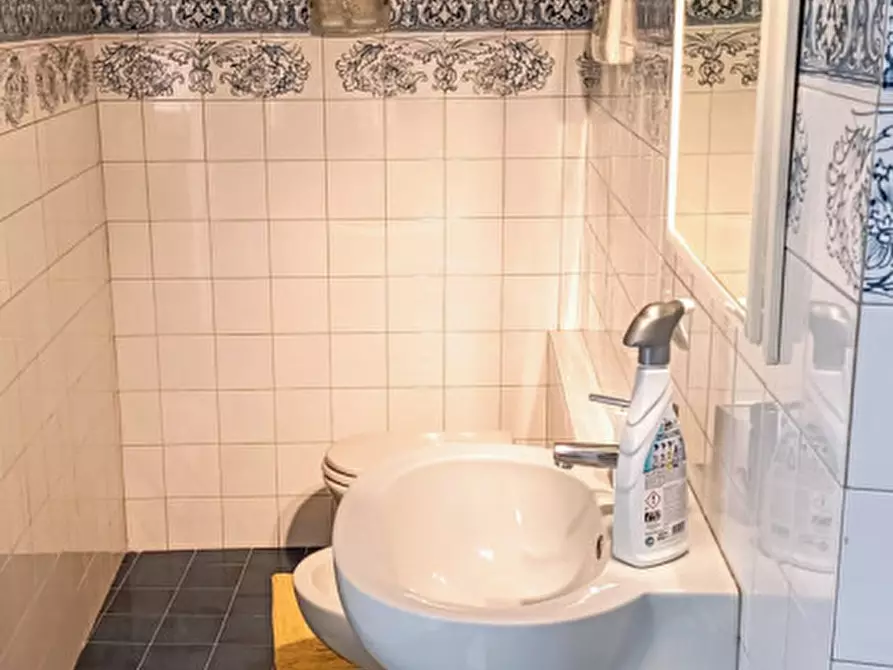 Immagine 12 di Appartamento in vendita  in Via Roma a Salerno