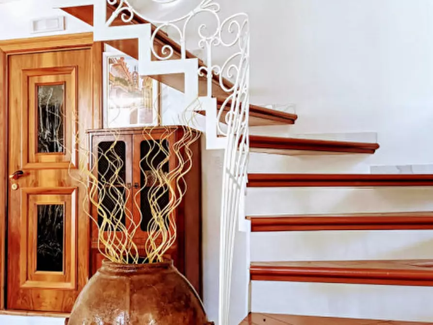 Immagine 17 di Appartamento in vendita  in Via Roma a Salerno