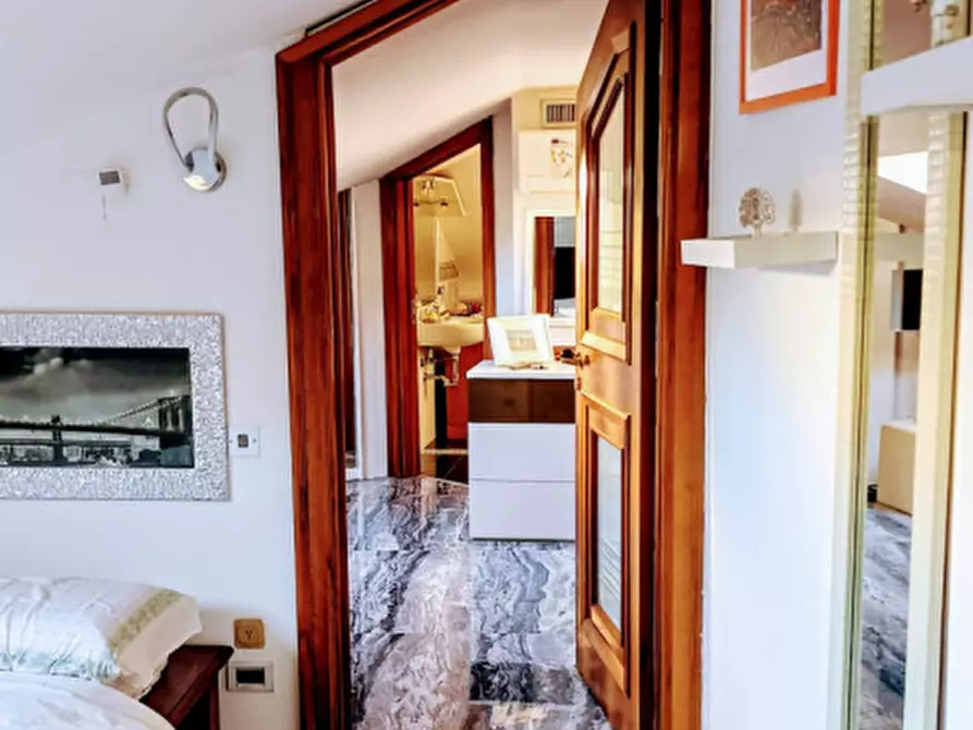 Immagine 24 di Appartamento in vendita  in Via Roma a Salerno