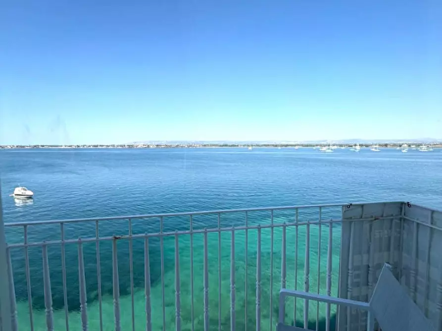Immagine 12 di Appartamento in vendita  in via castello maniace 24 a Siracusa