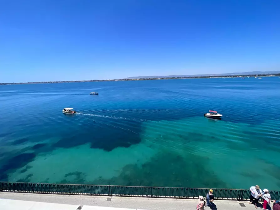 Immagine 14 di Appartamento in vendita  in via castello maniace 24 a Siracusa