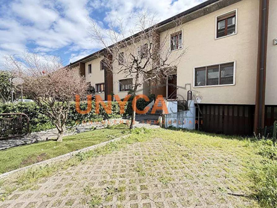 Immagine 2 di Villetta a schiera in vendita  a Verona