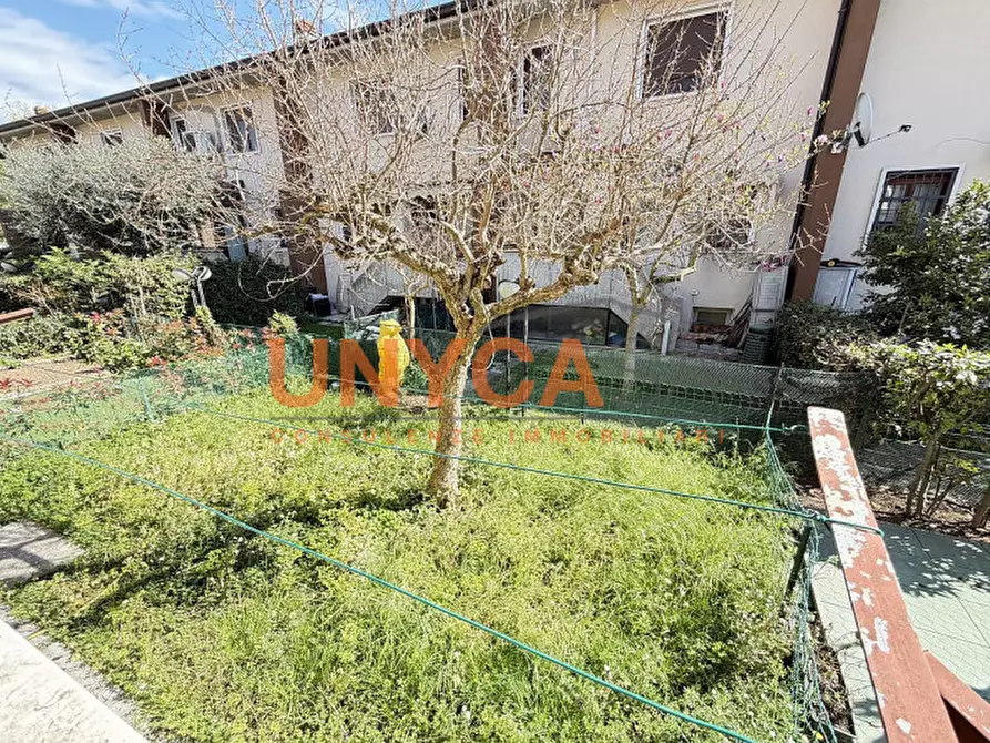 Immagine 3 di Villetta a schiera in vendita  a Verona