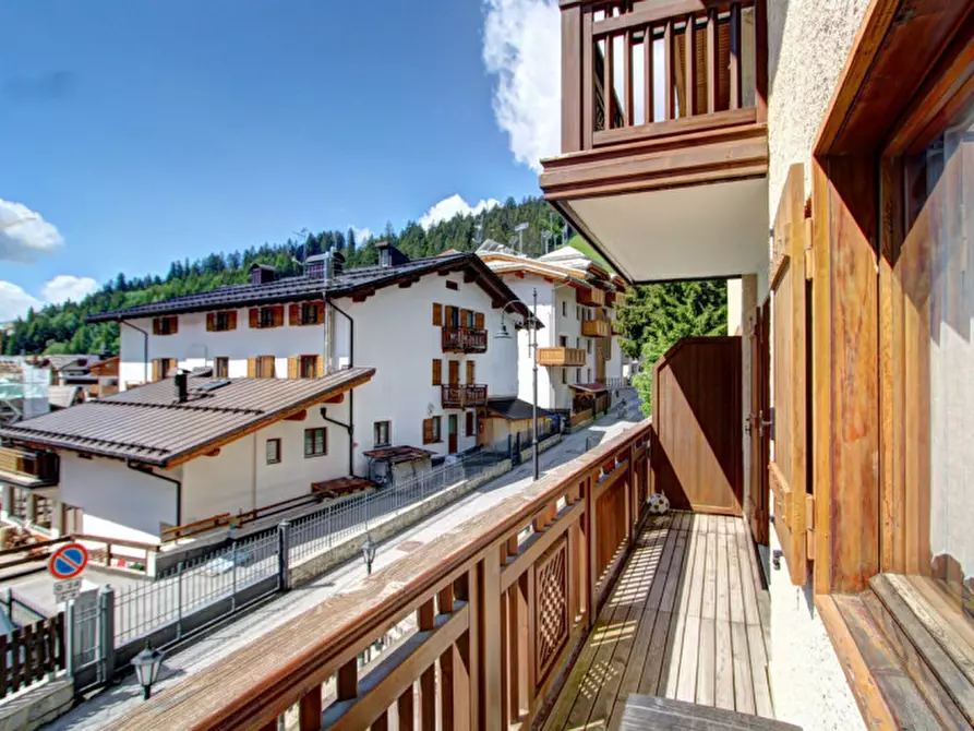 Immagine 2 di Appartamento in vendita  in Via degli Sfulmini a Pinzolo