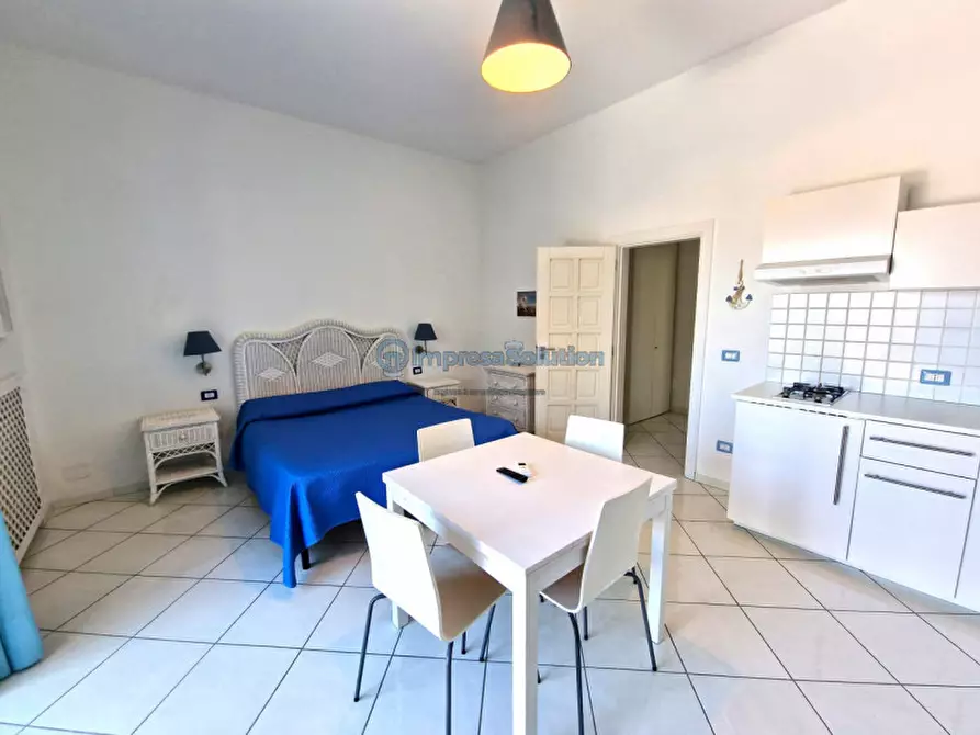 Immagine 19 di Casa quadrifamiliare in vendita  in Via Quercia a Ischia