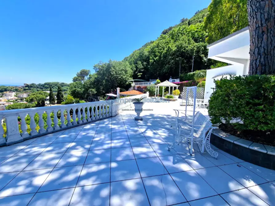 Immagine 22 di Casa quadrifamiliare in vendita  in Via Quercia a Ischia