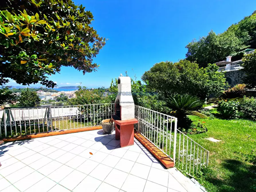 Immagine 26 di Casa quadrifamiliare in vendita  in Via Quercia a Ischia