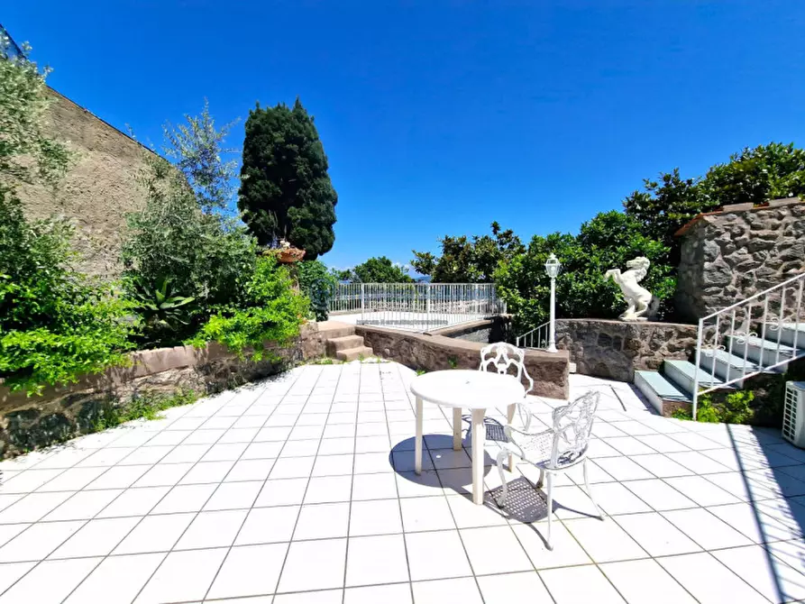 Immagine 27 di Casa quadrifamiliare in vendita  in Via Quercia a Ischia